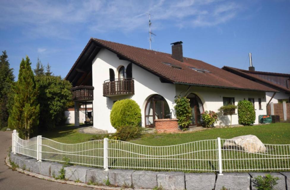 Grosszugige Wohnung In Messenahe, Feenzian Ug Friedrichshafen Luaran gambar